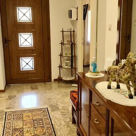 Βίλα Rena Ασπροβάλτα